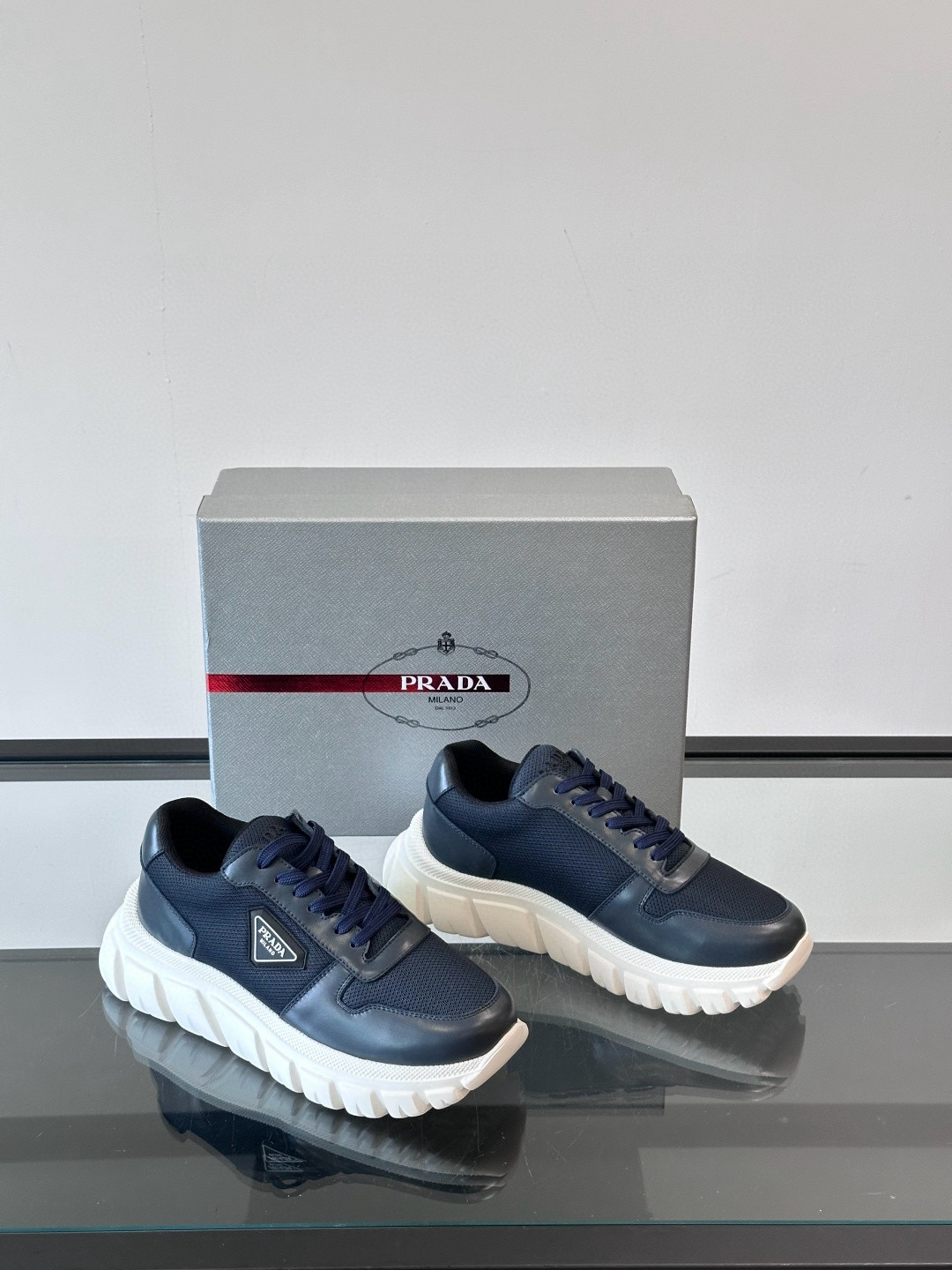 프라다 Prada 스니커즈