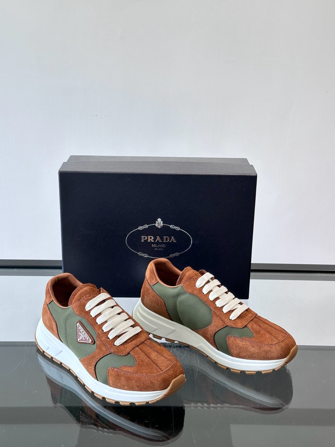 프라다 Prada 스니커즈 Brown