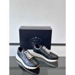 프라다 Prada 스니커즈 Black