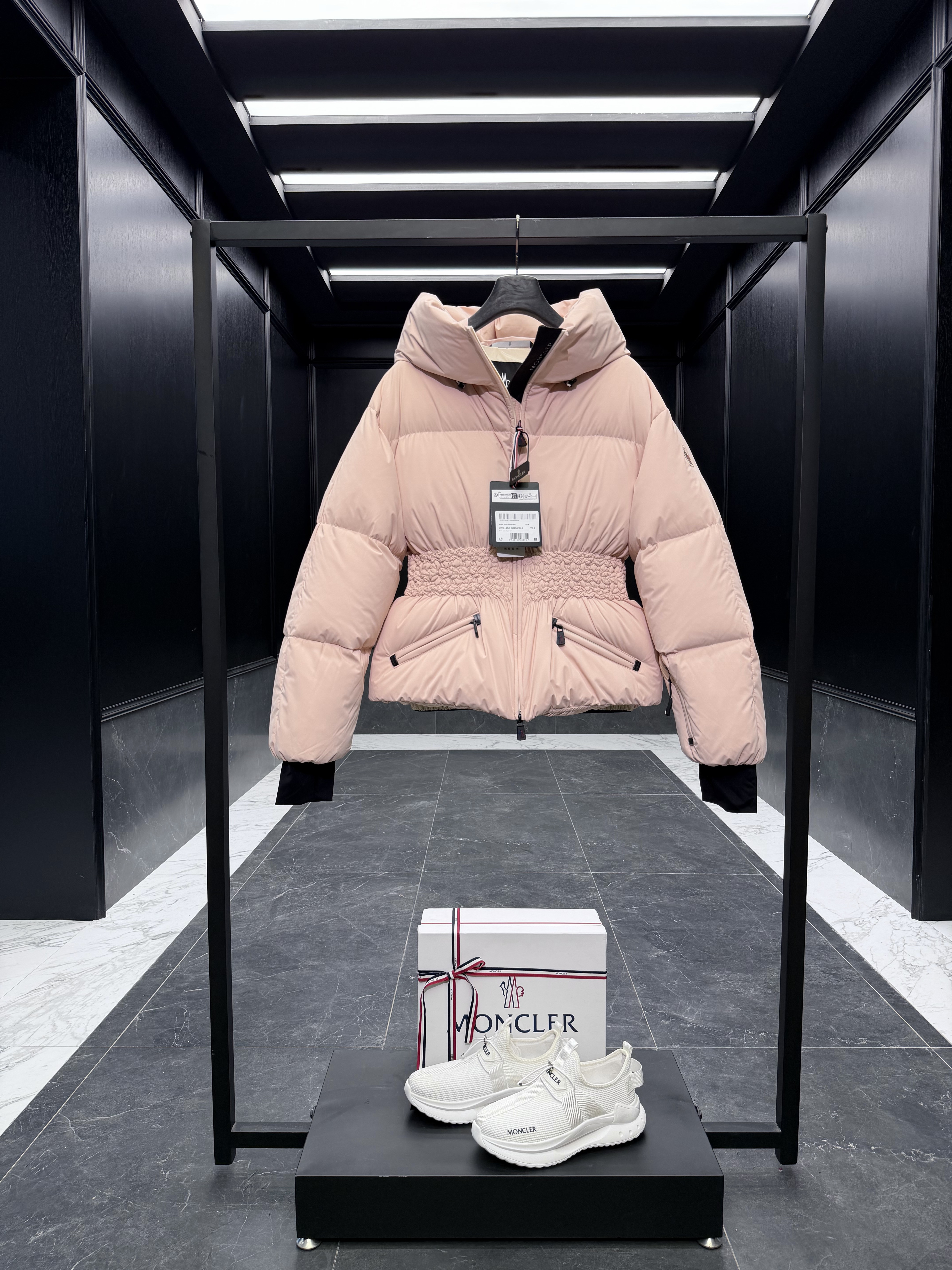 몽클레어 Moncler Wollemi  다운재킷。