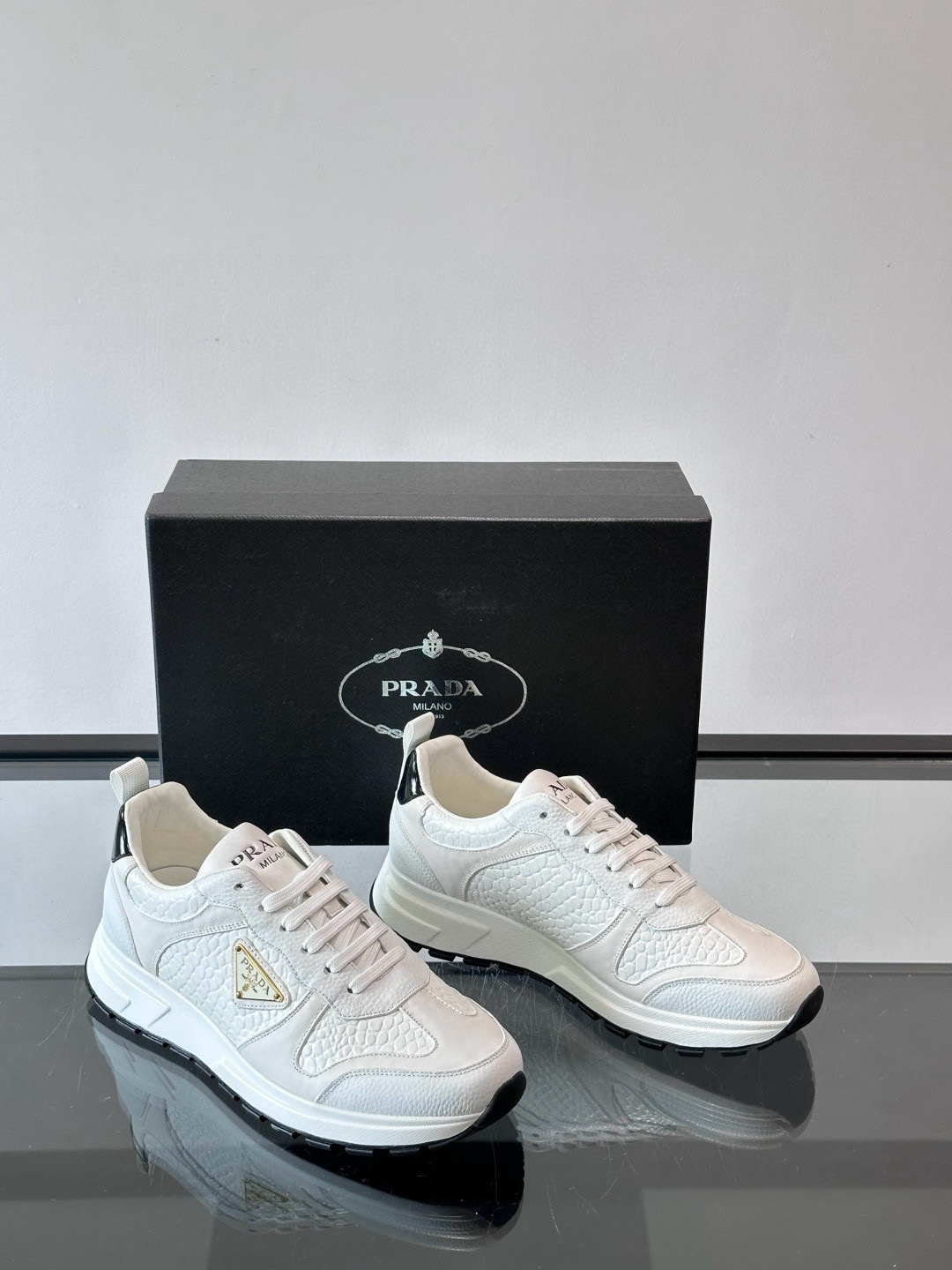 프라다 Prada 스니커즈