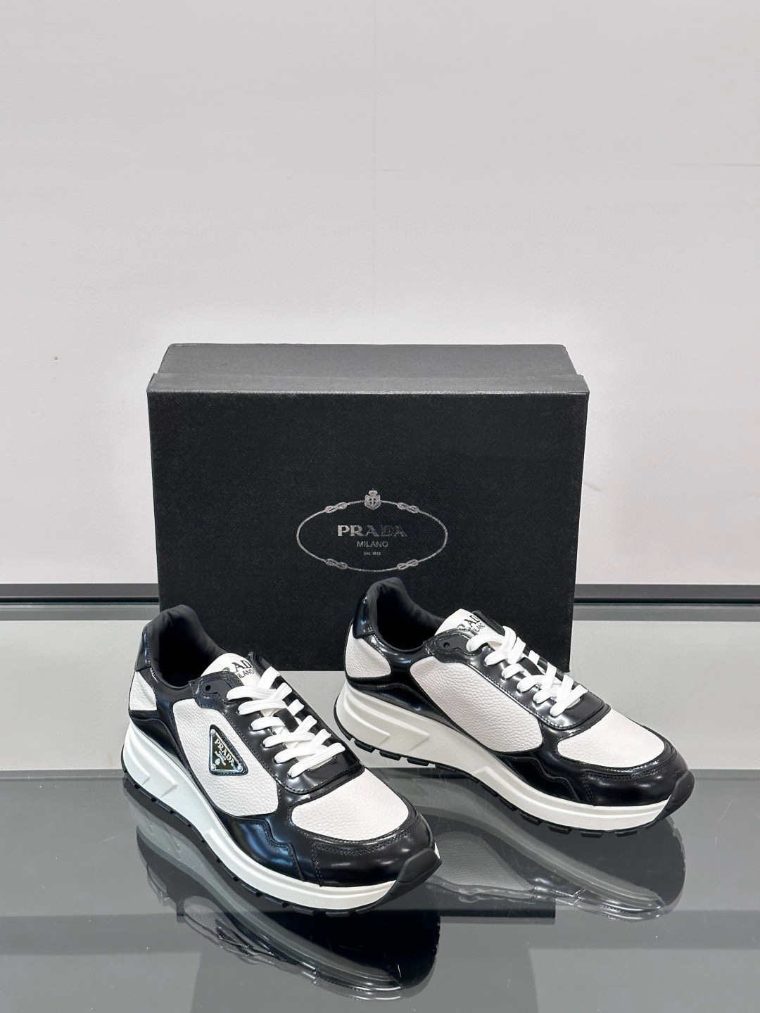 프라다 Prada 스니커즈