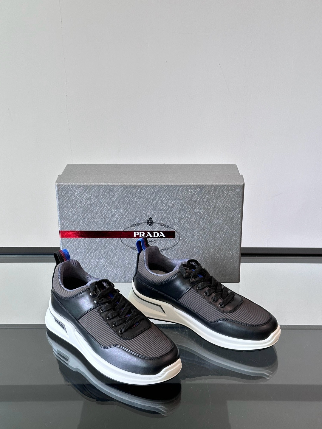 프라다 Prada 스니커즈