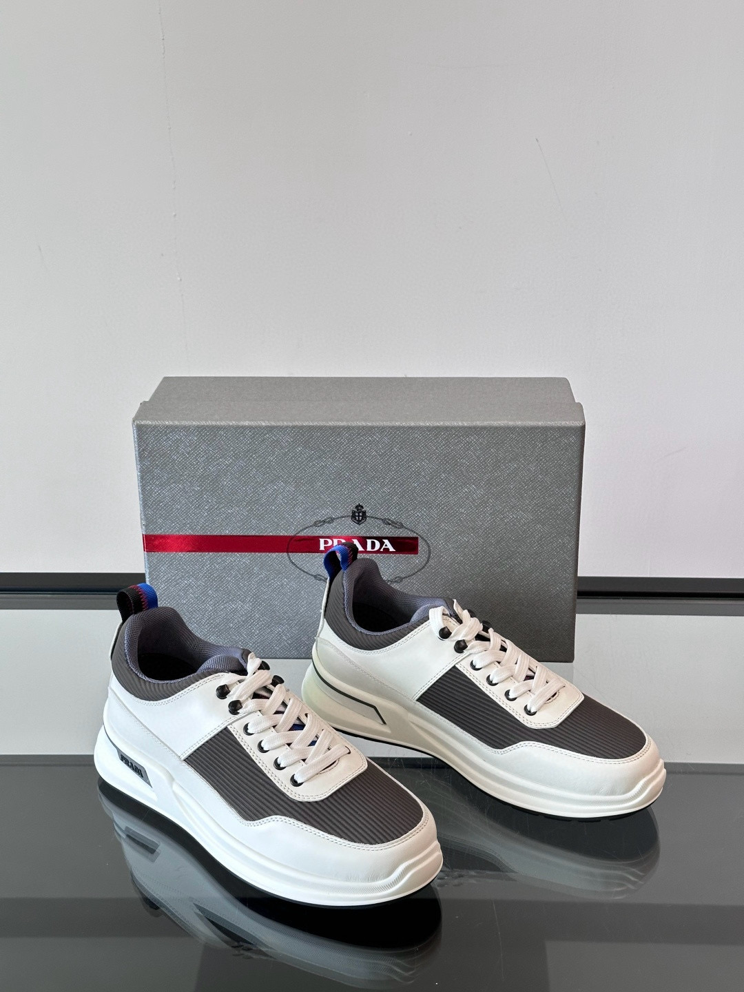 프라다 Prada 스니커즈