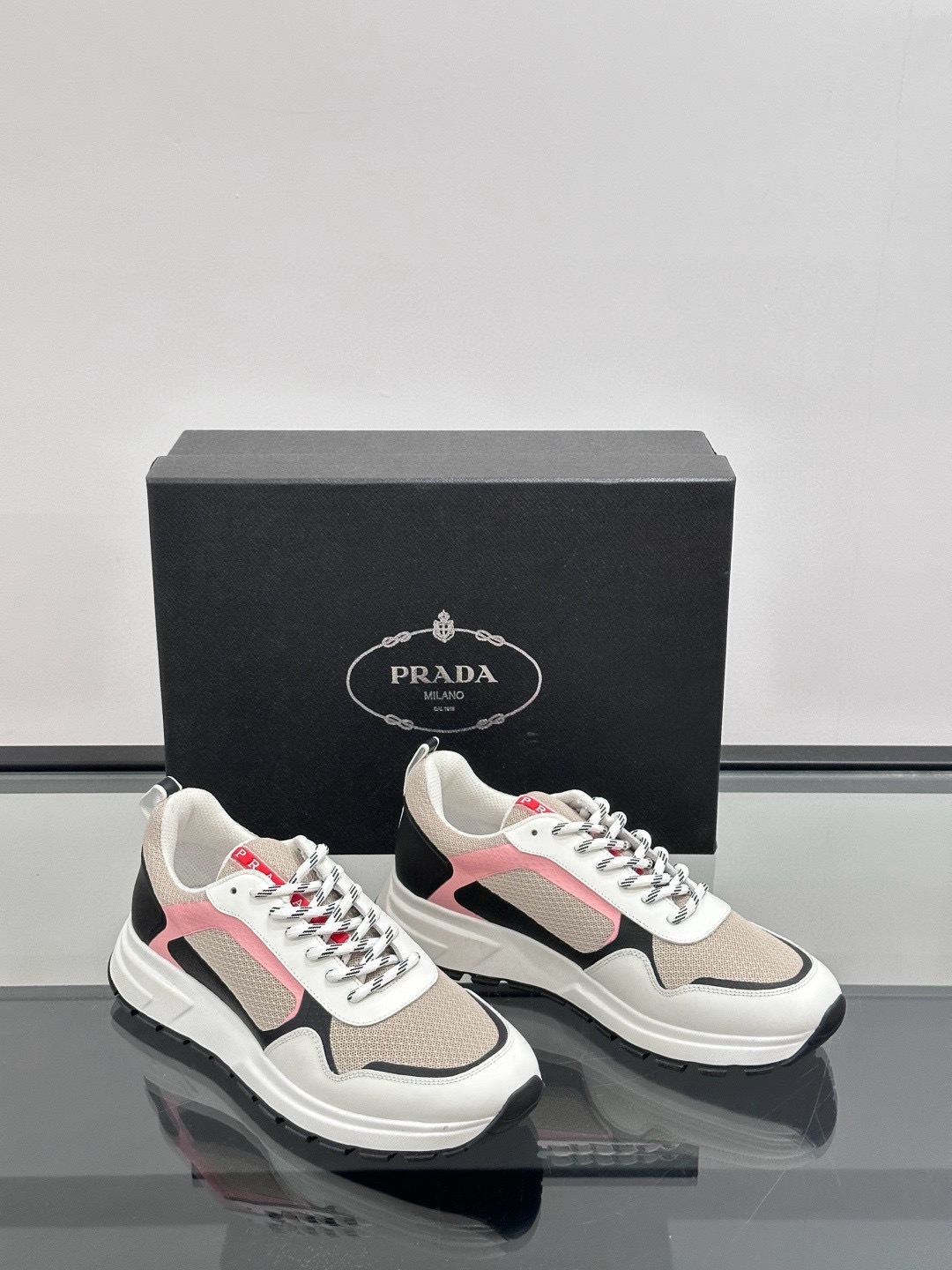 프라다 Prada 스니커즈