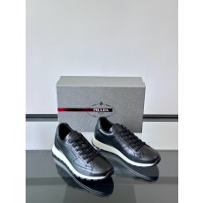 프라다 Prada 스니커즈 Black