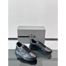 프라다 Prada 스니커즈 Black