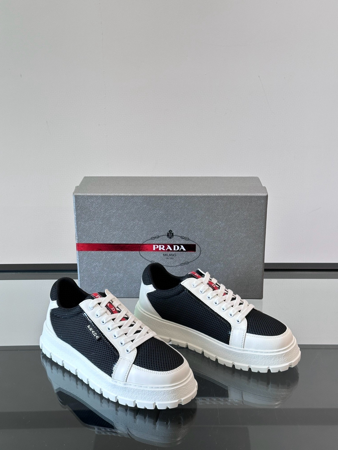 프라다 Prada 스니커즈