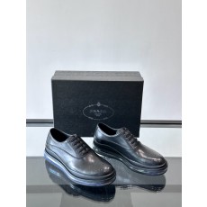 프라다 Prada 스니커즈