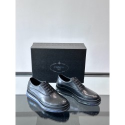 프라다 Prada 스니커즈