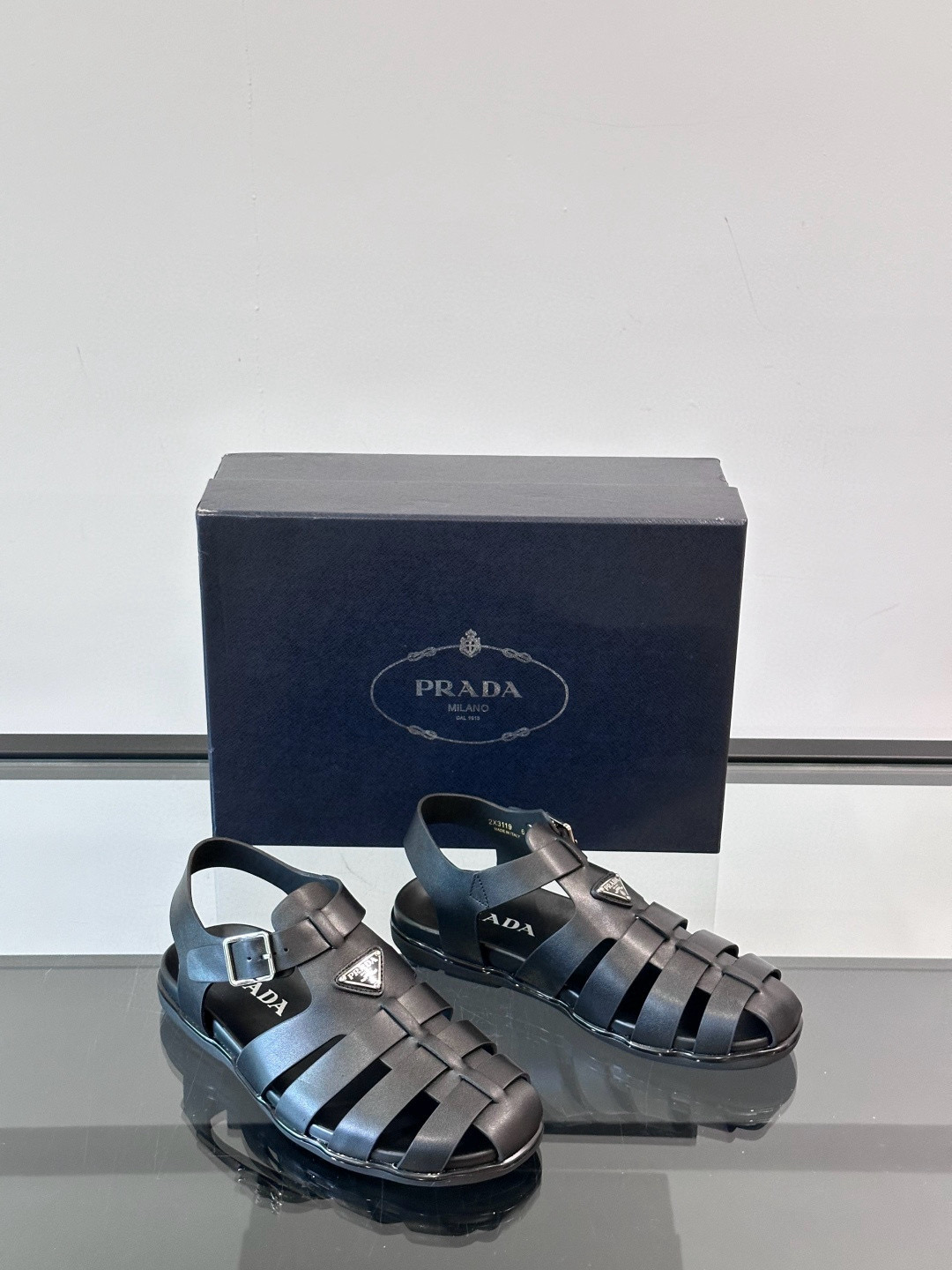 프라다 Prada 샌들