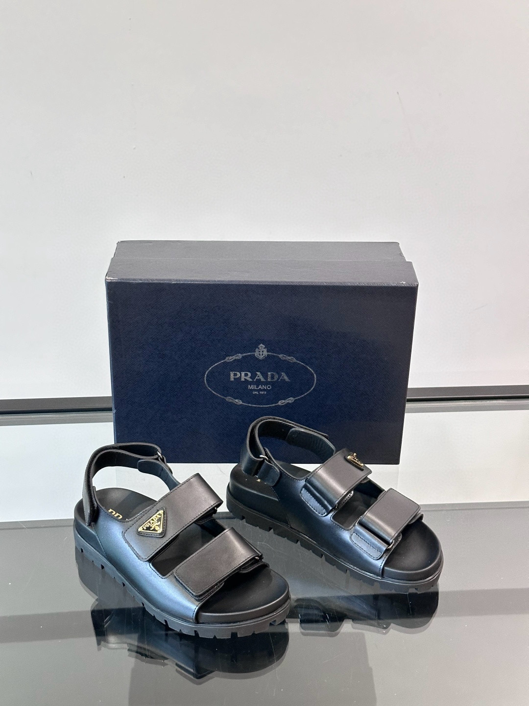 프라다 Prada 샌들