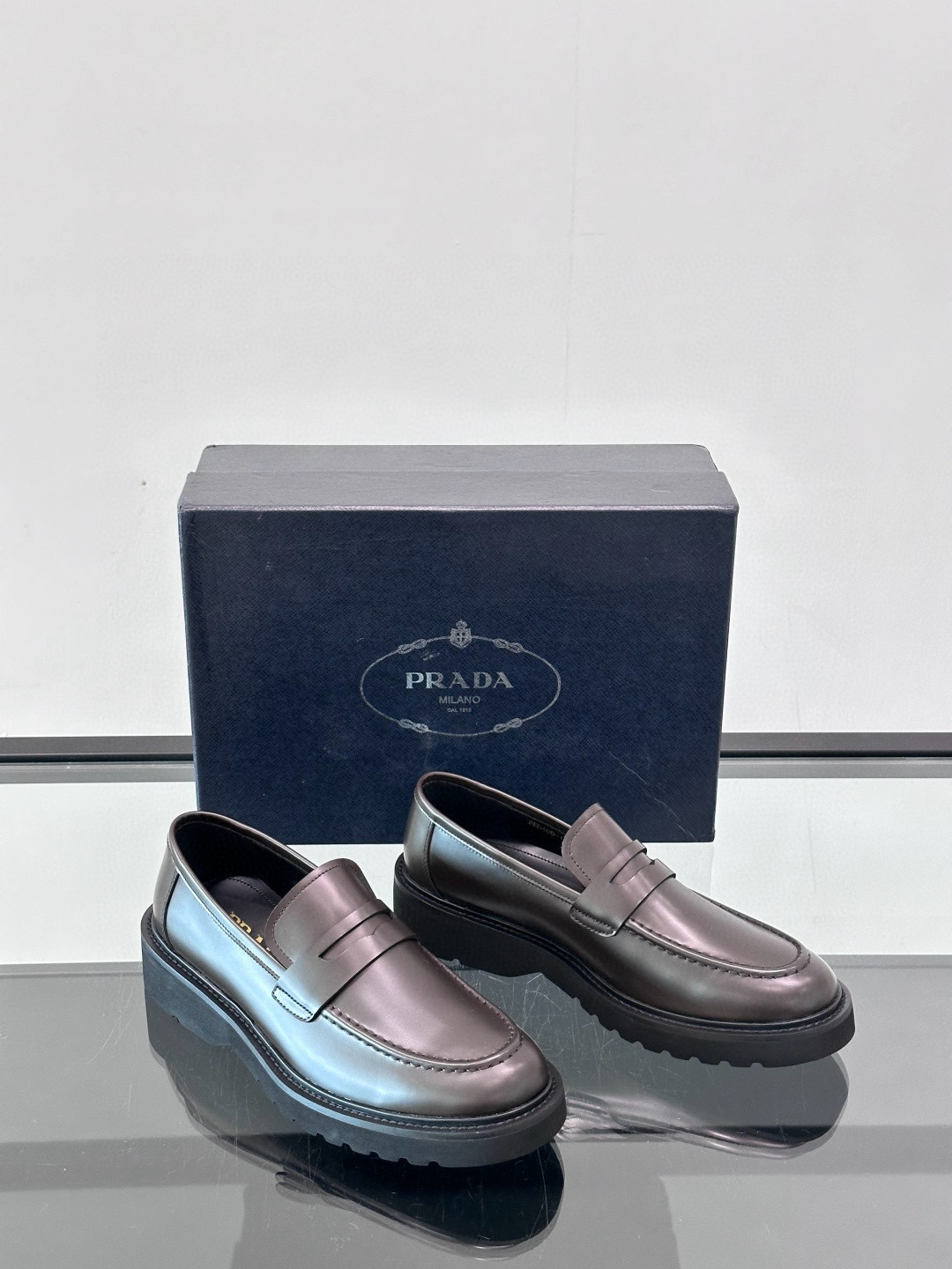 프라다 Prada 로퍼 슈즈