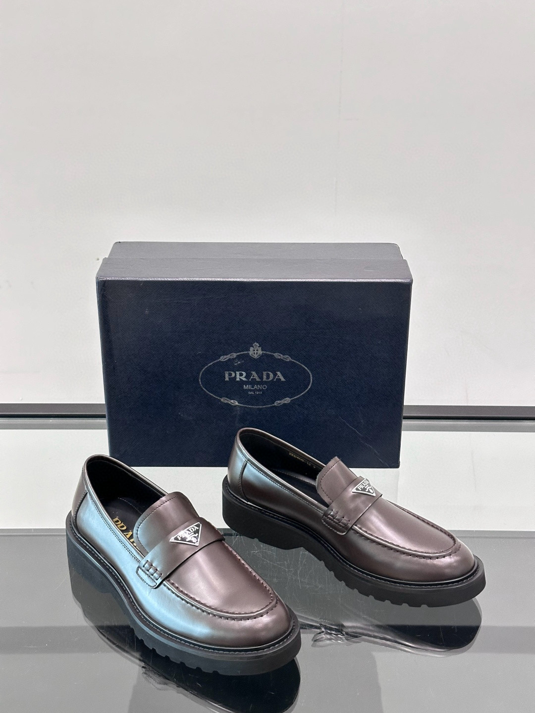 프라다 Prada 로퍼 슈즈