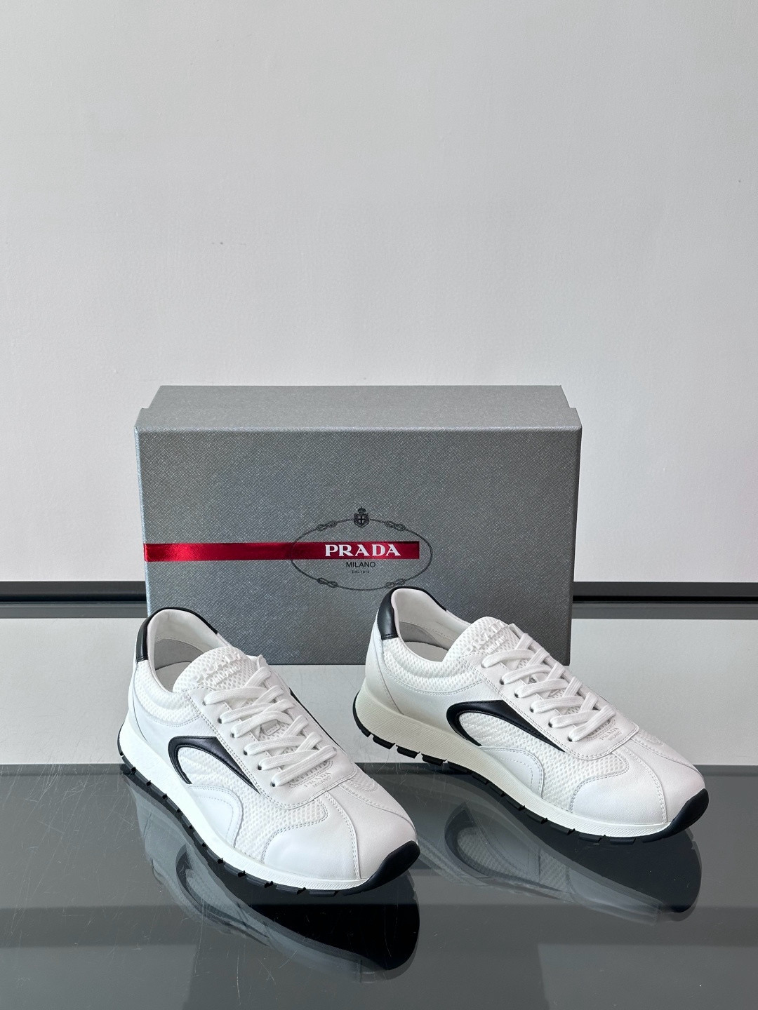 프라다 Prada 스니커즈