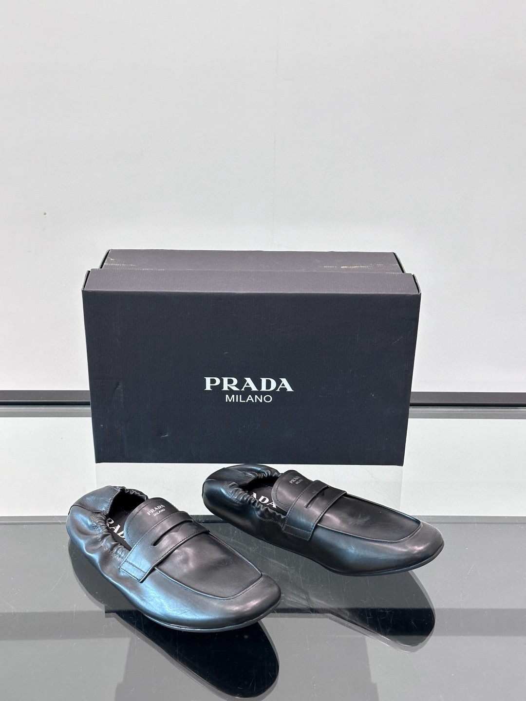 프라다 Prada 로퍼