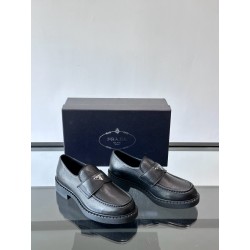 프라다 Prada 로퍼 슈즈