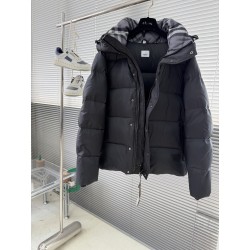 버버리 Burberry 다운재킷.