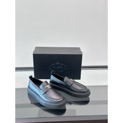 프라다 Prada 로퍼 슈즈