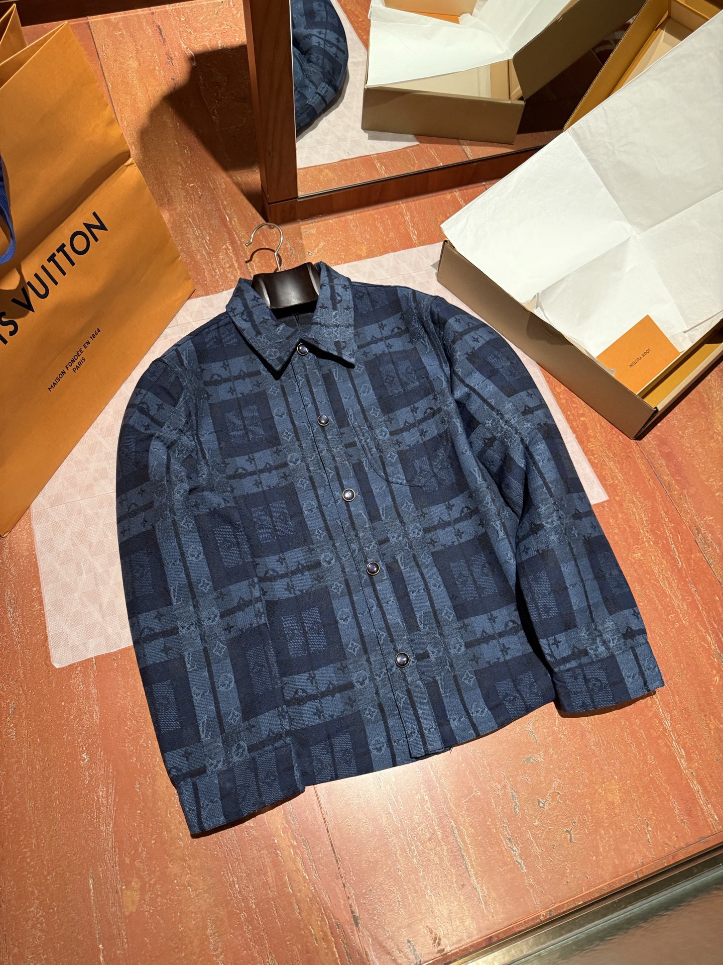 루이비통 Louis Vuitton 긴팔 셔츠 1AIK91