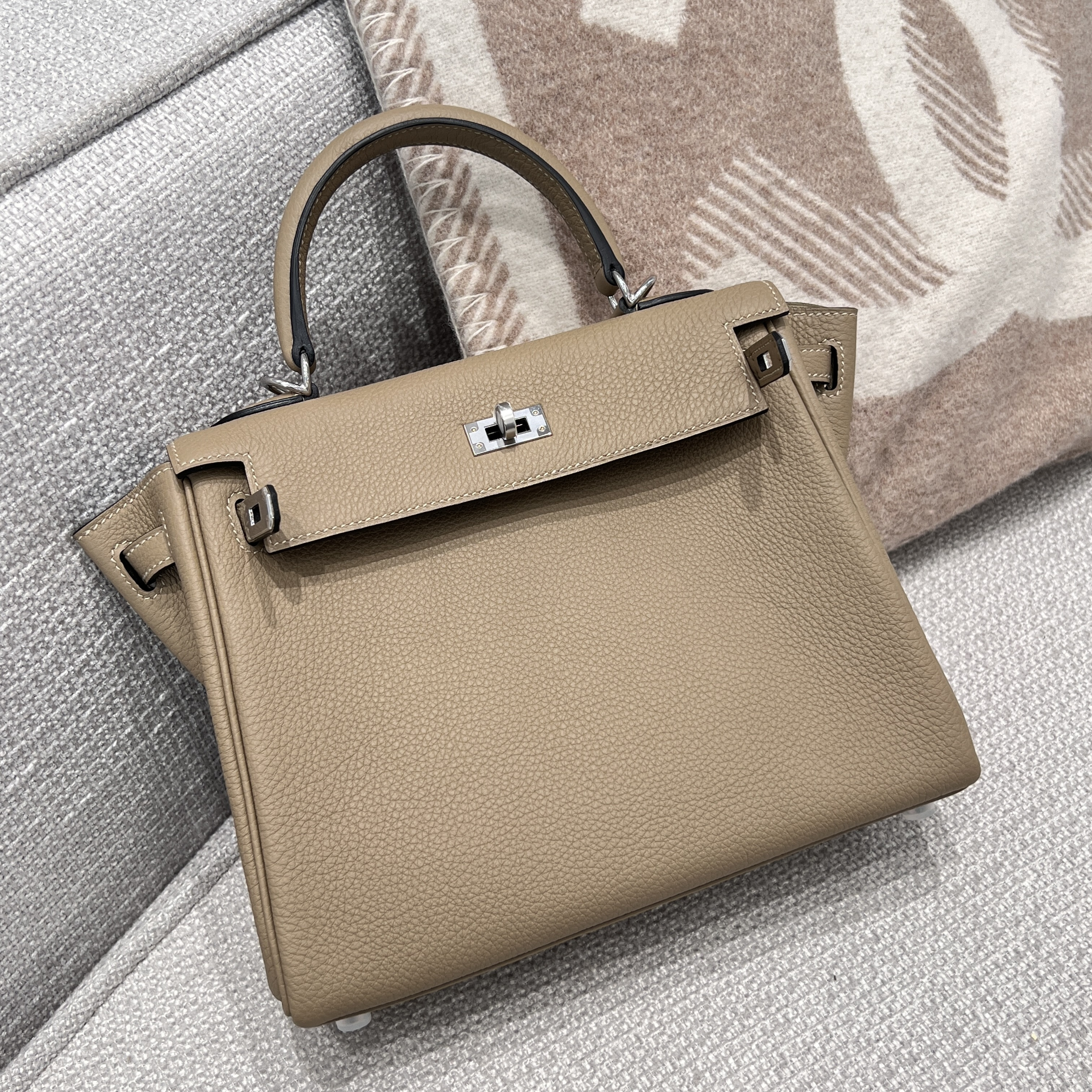 에르메스 Hermes Kelly 25cm Germany Leather 8Q Beige Marfa/silver
