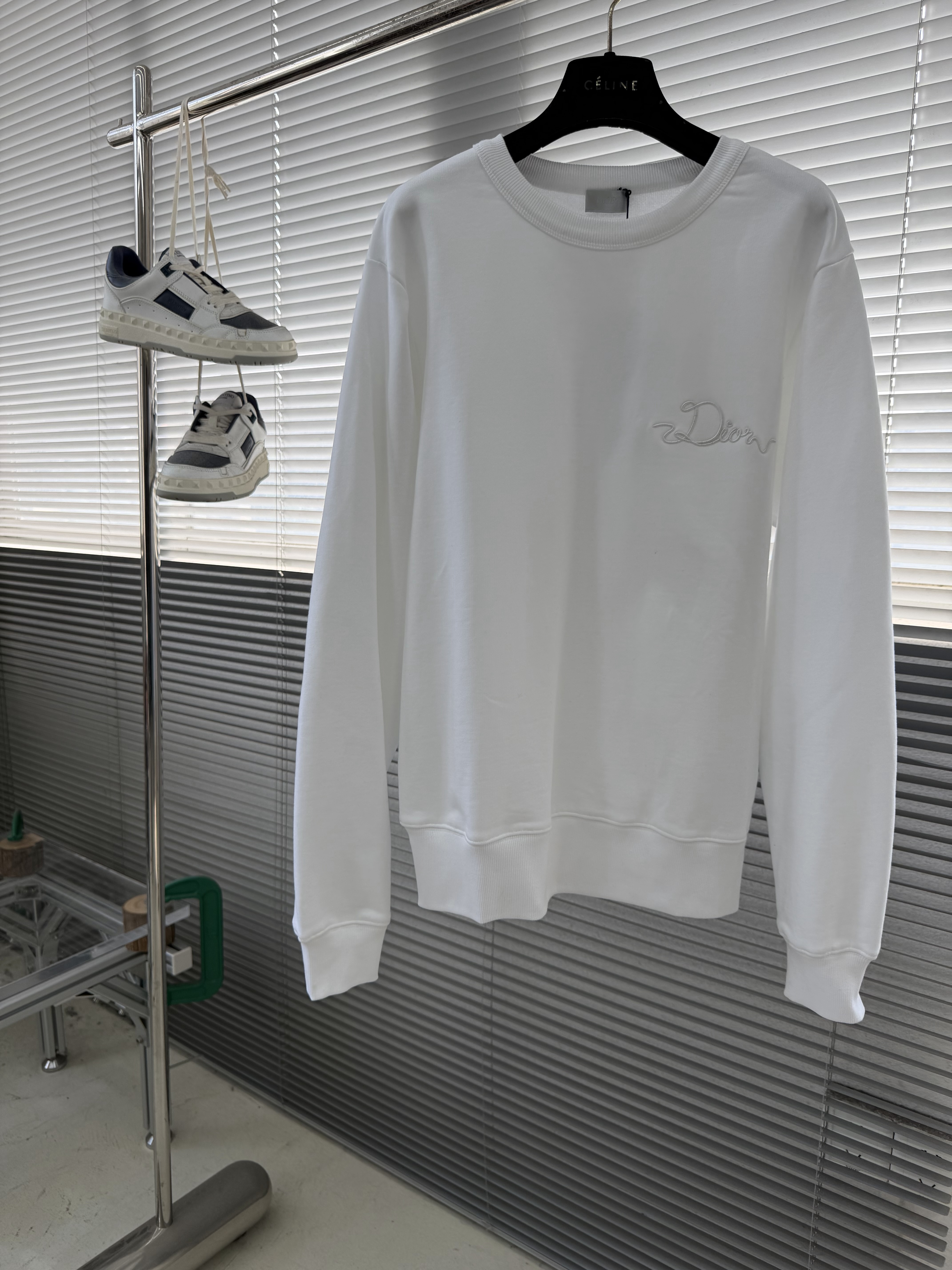 디올 Dior Ribbon 맨투맨