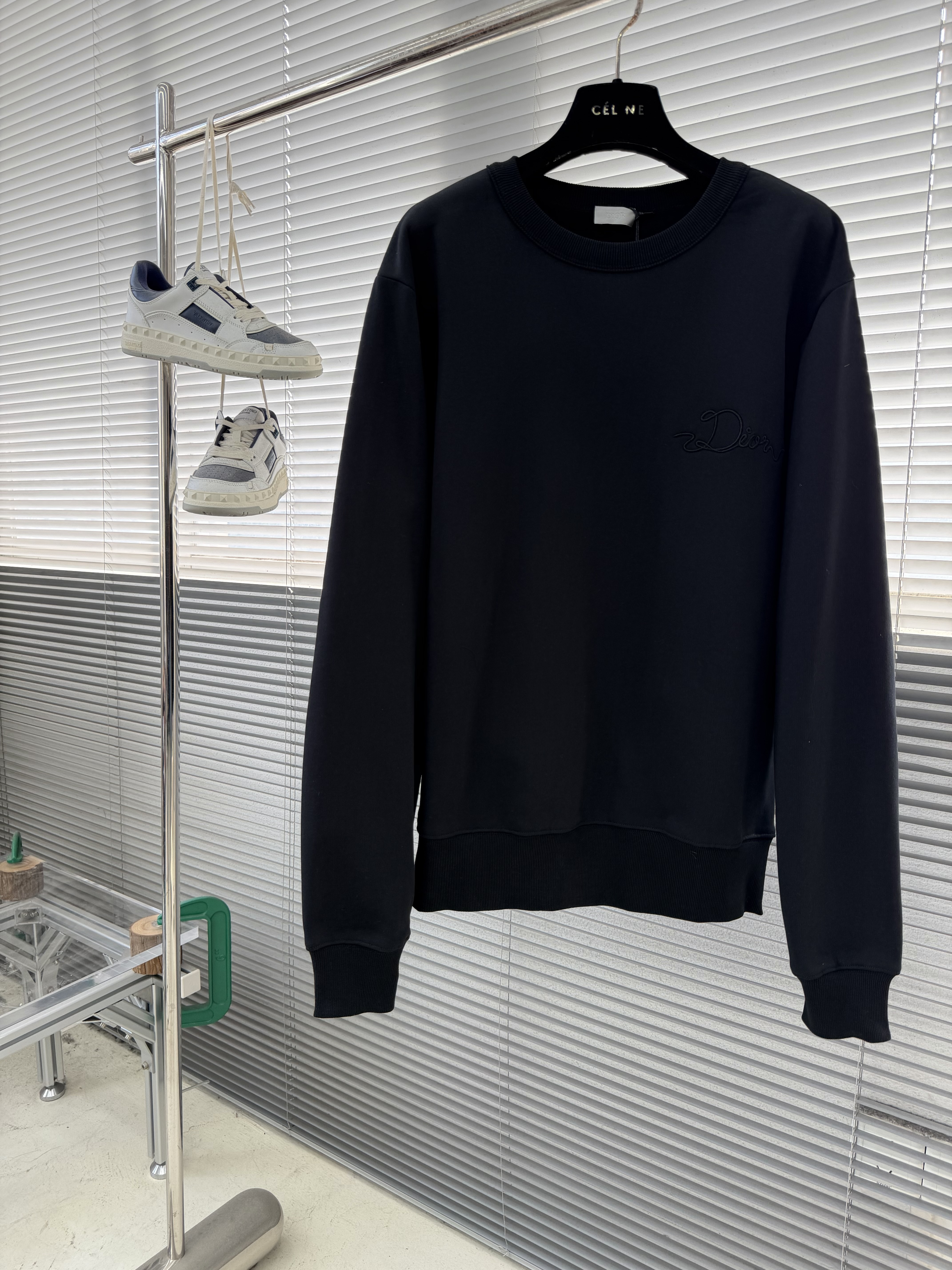 디올 Dior Ribbon 맨투맨