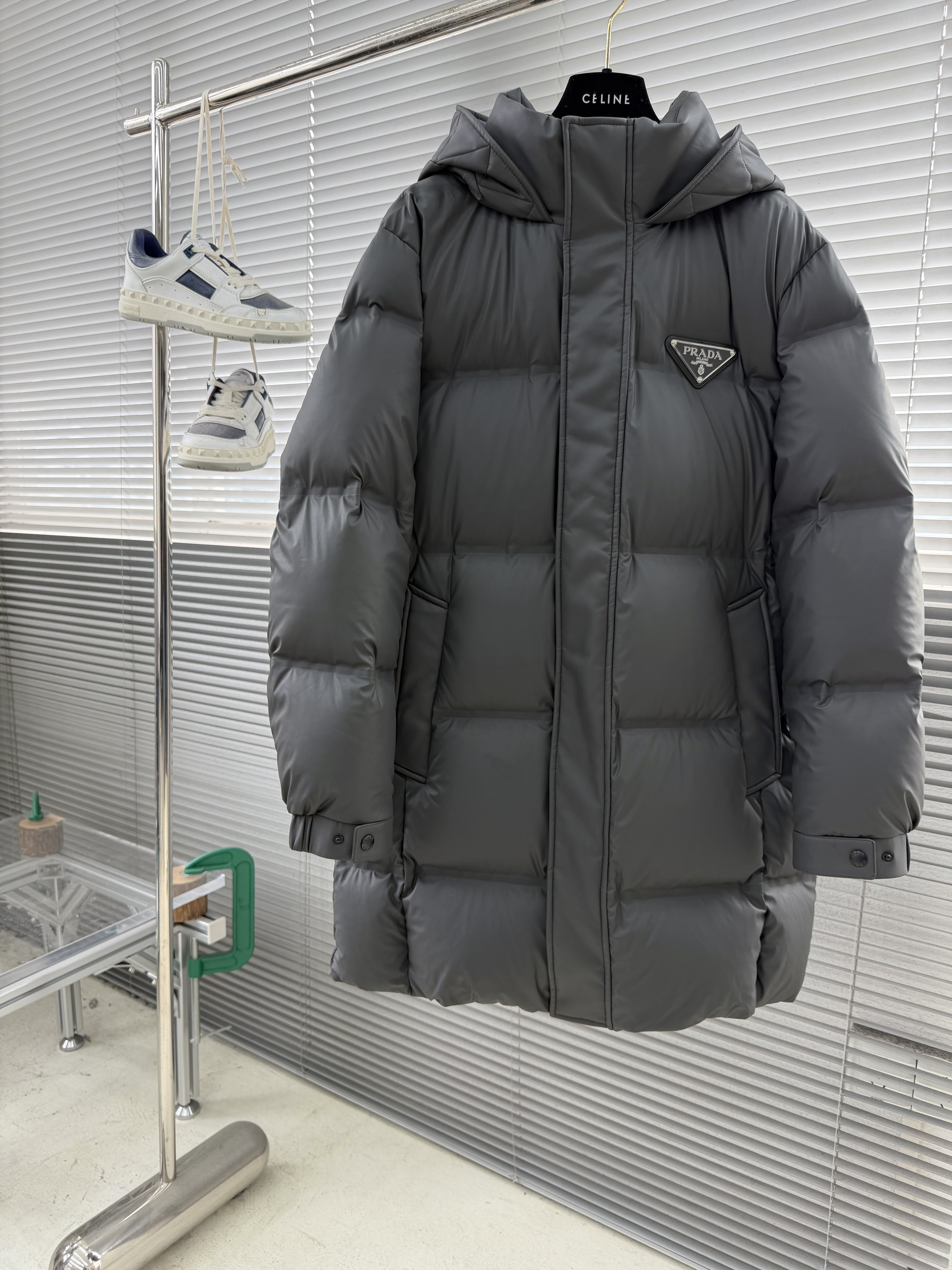 프라다 Prada 롱 다운재킷。