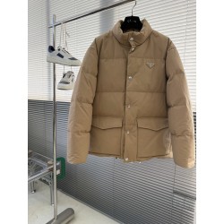 프라다 Prada 다운재킷。