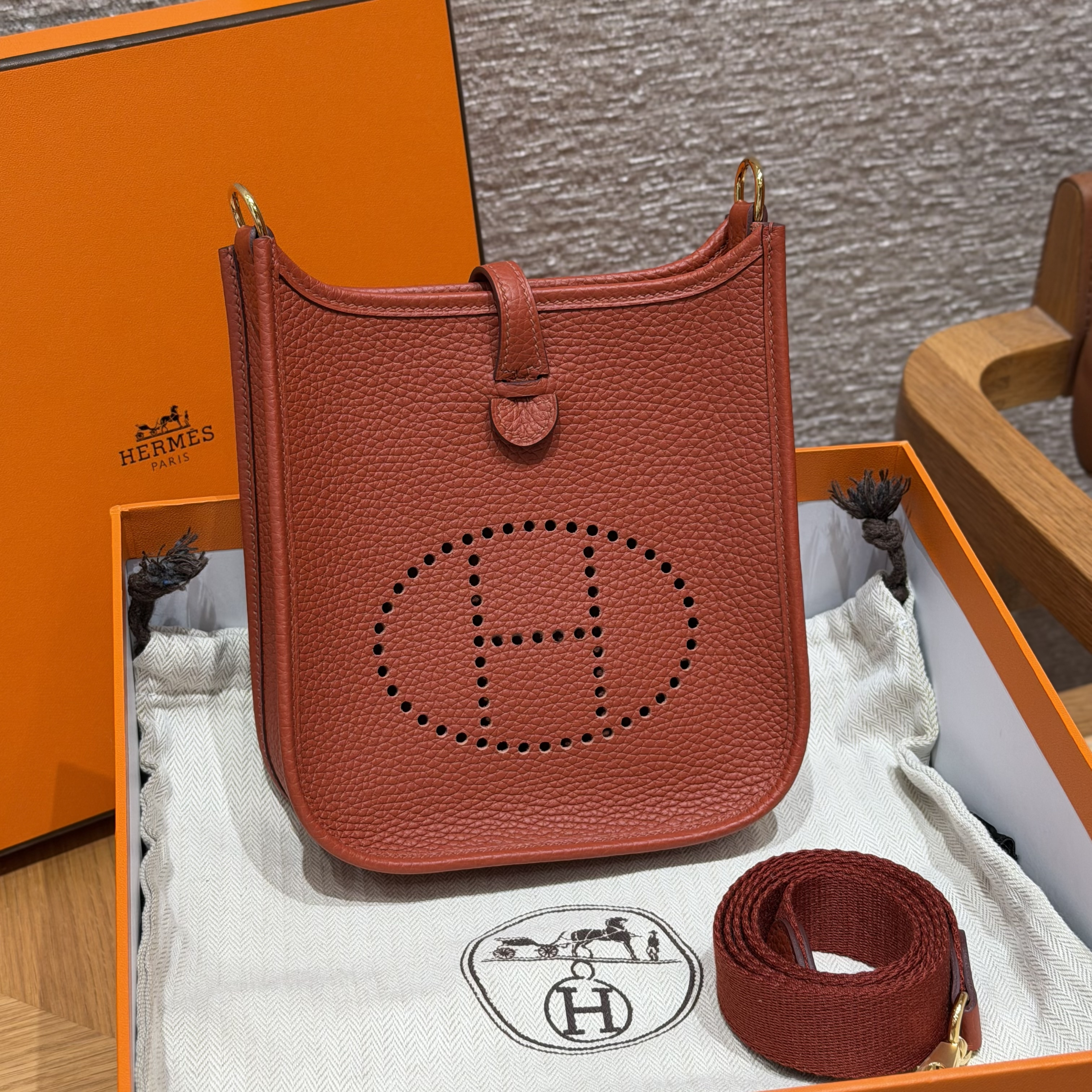 에르메스 Hermes Mini Evelyne 16cm clemence 6C Cuivre/gold