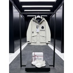 몽클레어 Moncler Pharrell Williams3388 다운재킷.
