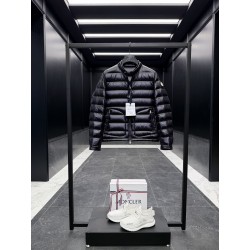 몽클레어 Moncler Acorus 다운재킷.