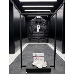 몽클레어 Moncler Emeishan  다운 베스트 조끼.