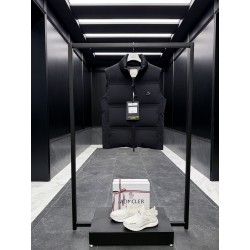 몽클레어 Moncler x A$AP Rocky 다운 베스트 조끼.