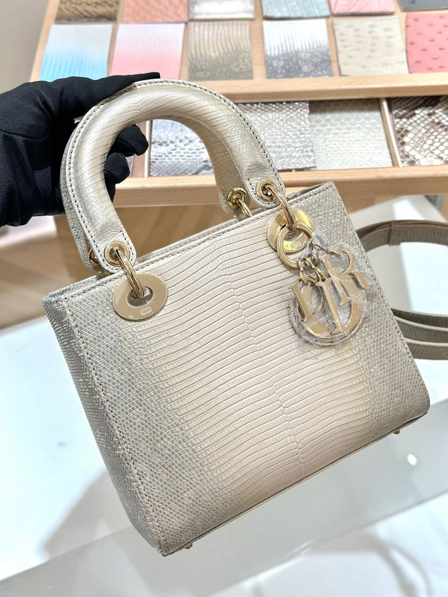 디올 Dior Small Lady Dior Bag 20cm
