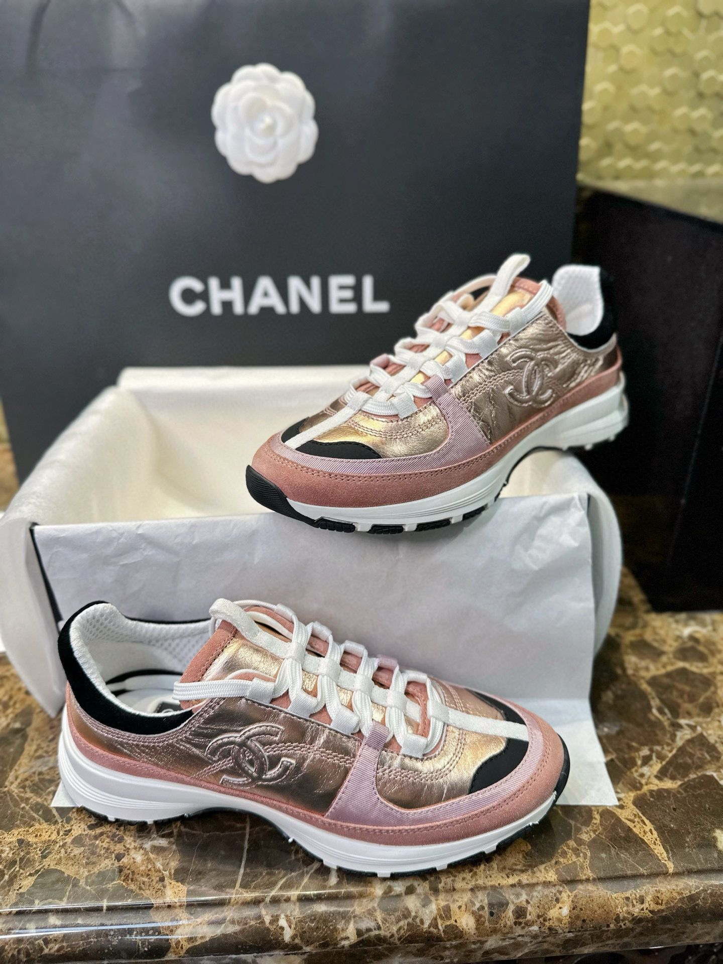 샤넬 CHANEL 25A 스니커즈