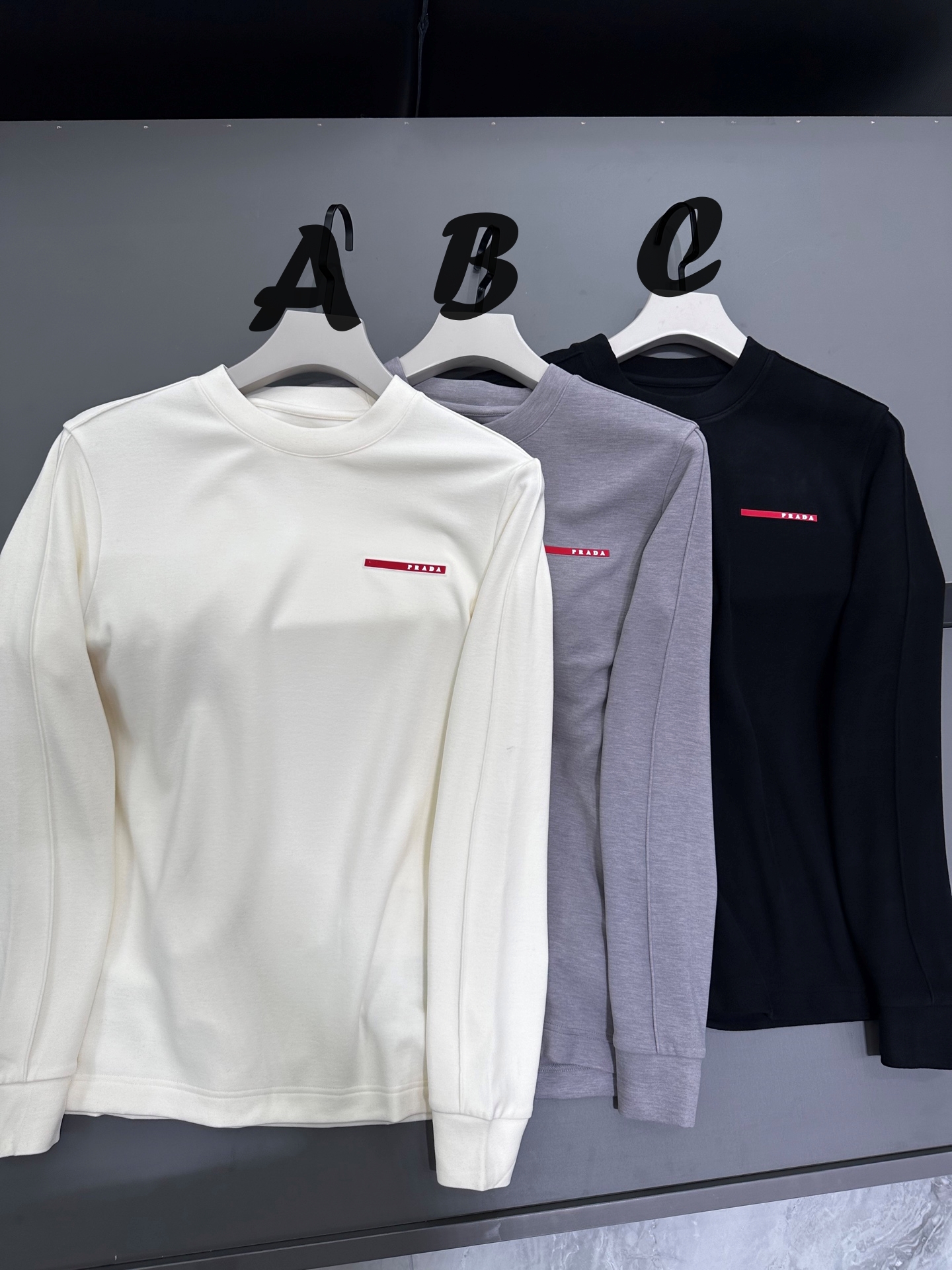 프라다 Prada 긴팔 티셔츠