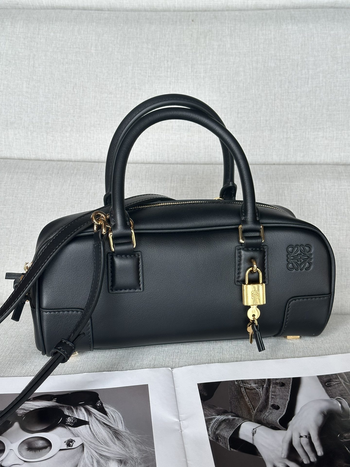 로에베 207 Amazona 23 cropped bag in nappa calfskin 23cm