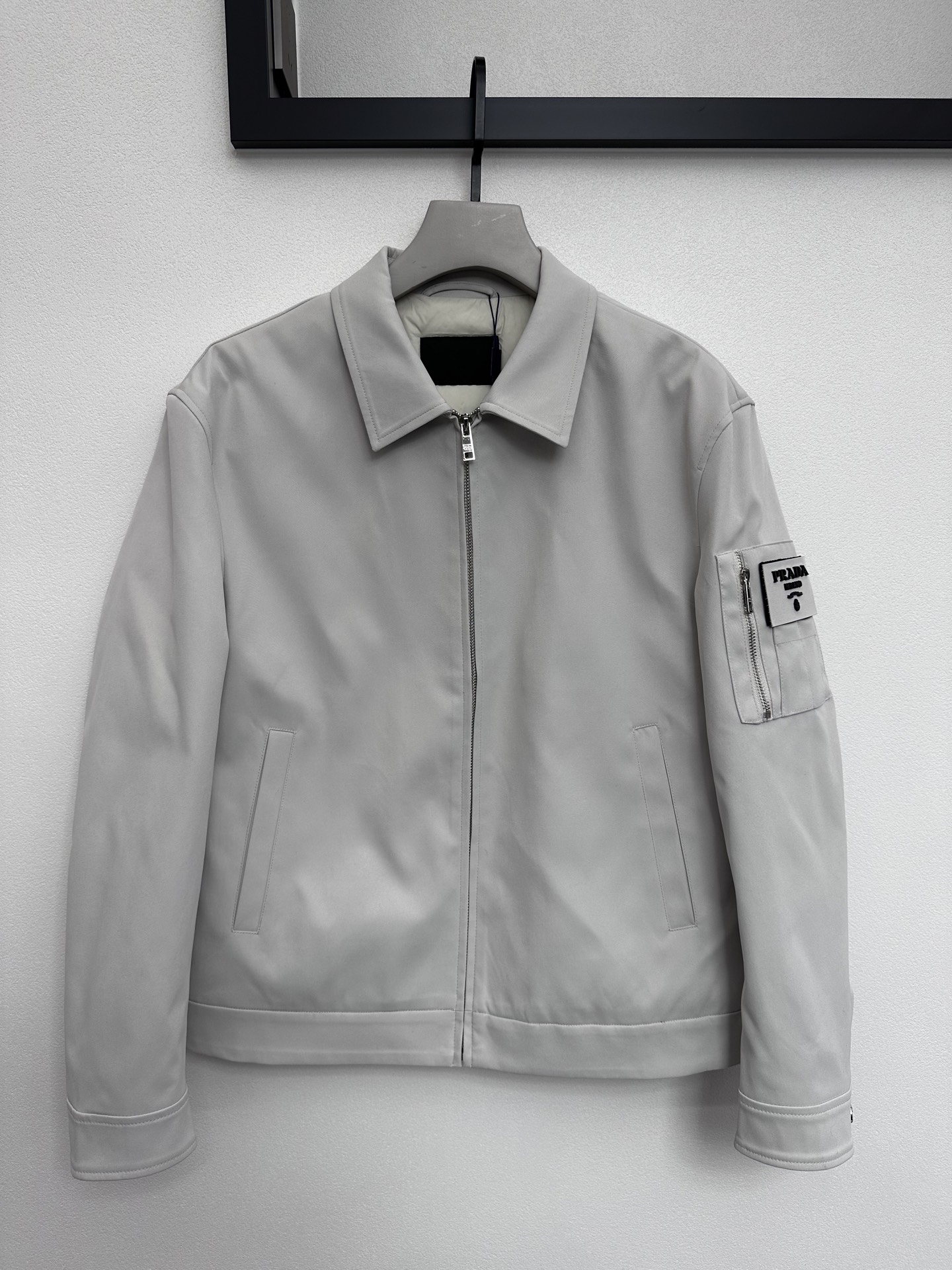 프라다 Prada 다운재킷