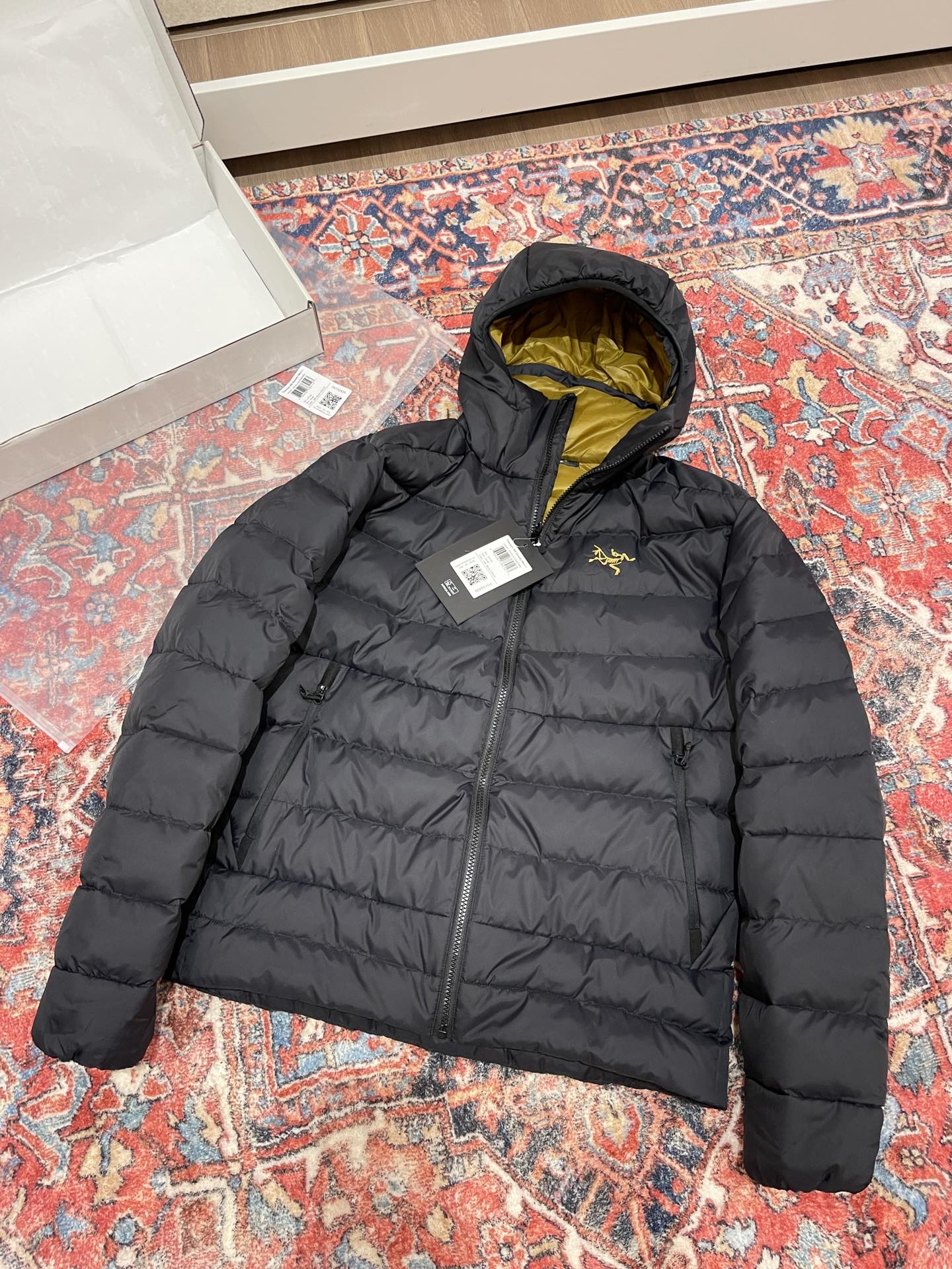 아크테릭스 ARC'TERYX 다운재킷