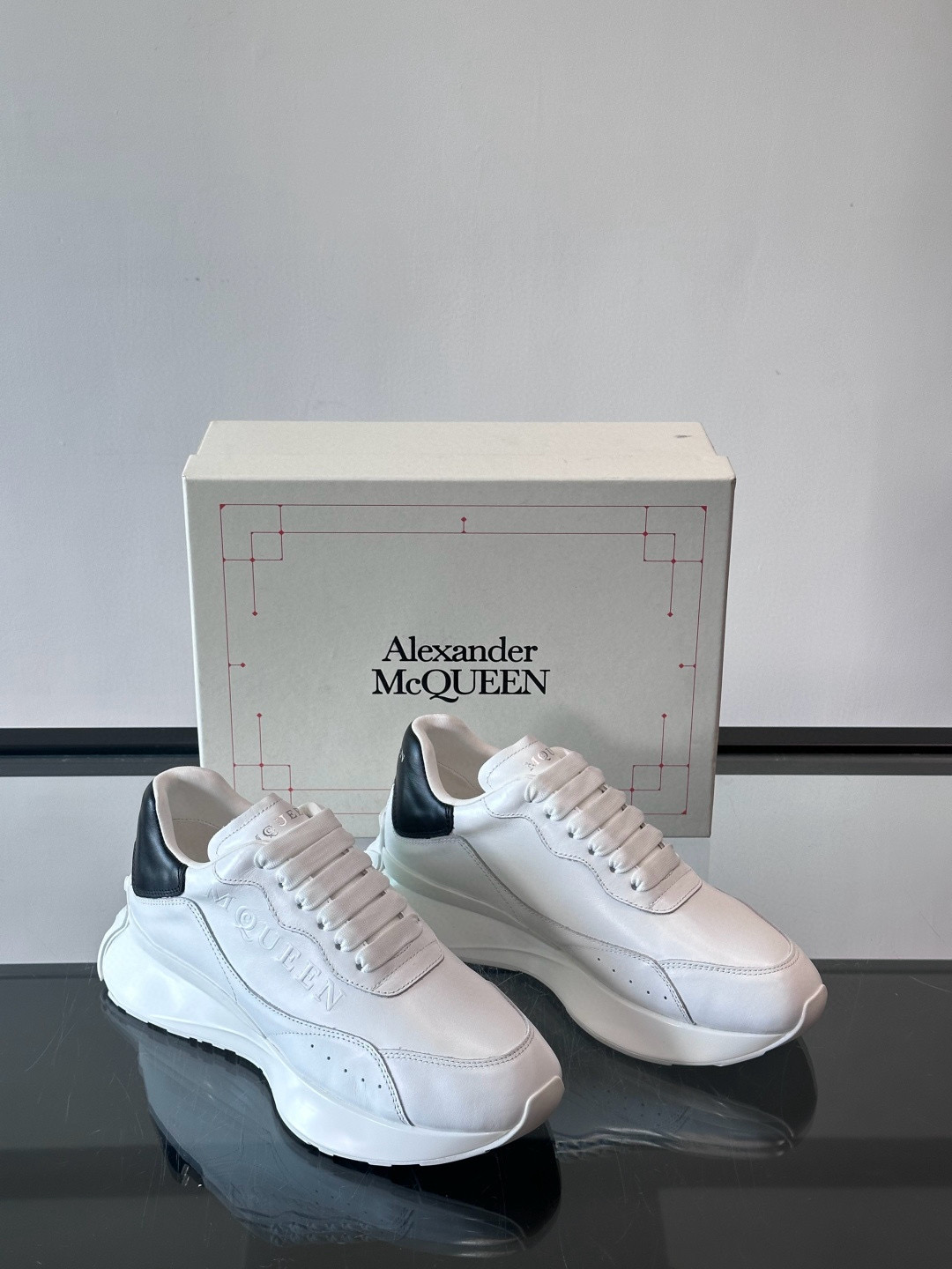 Alexander McQueen 스니커즈