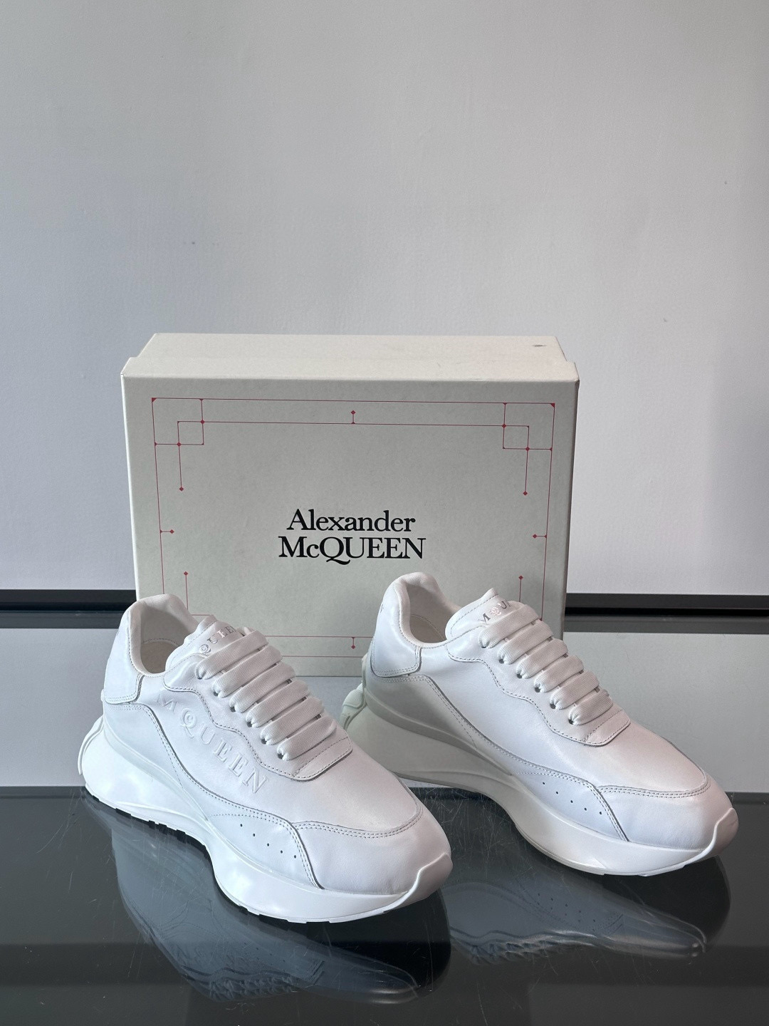 Alexander McQueen 스니커즈