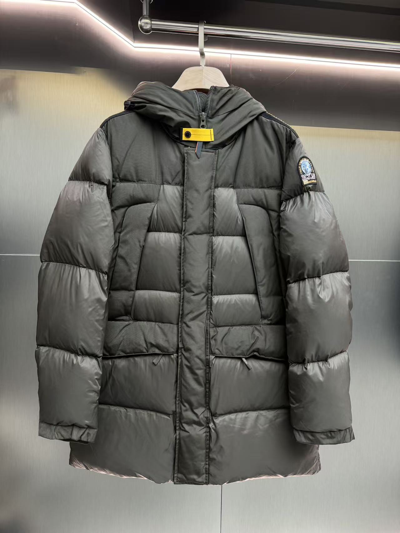 파라점퍼스 Parajumpers 다운재킷