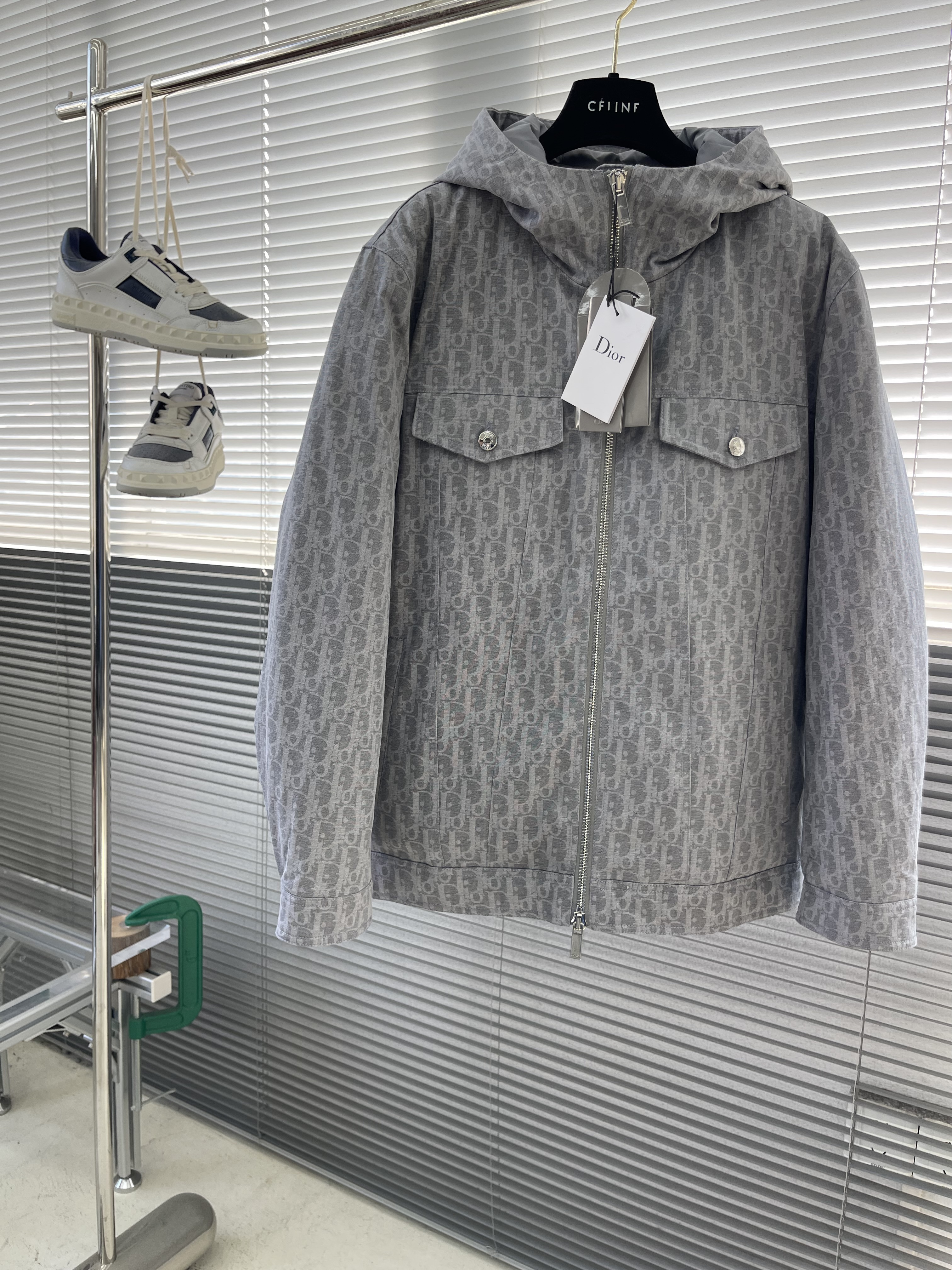 디올 Dior 다운재킷