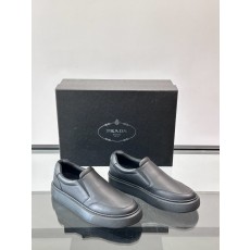 프라다 Prada 스니커즈