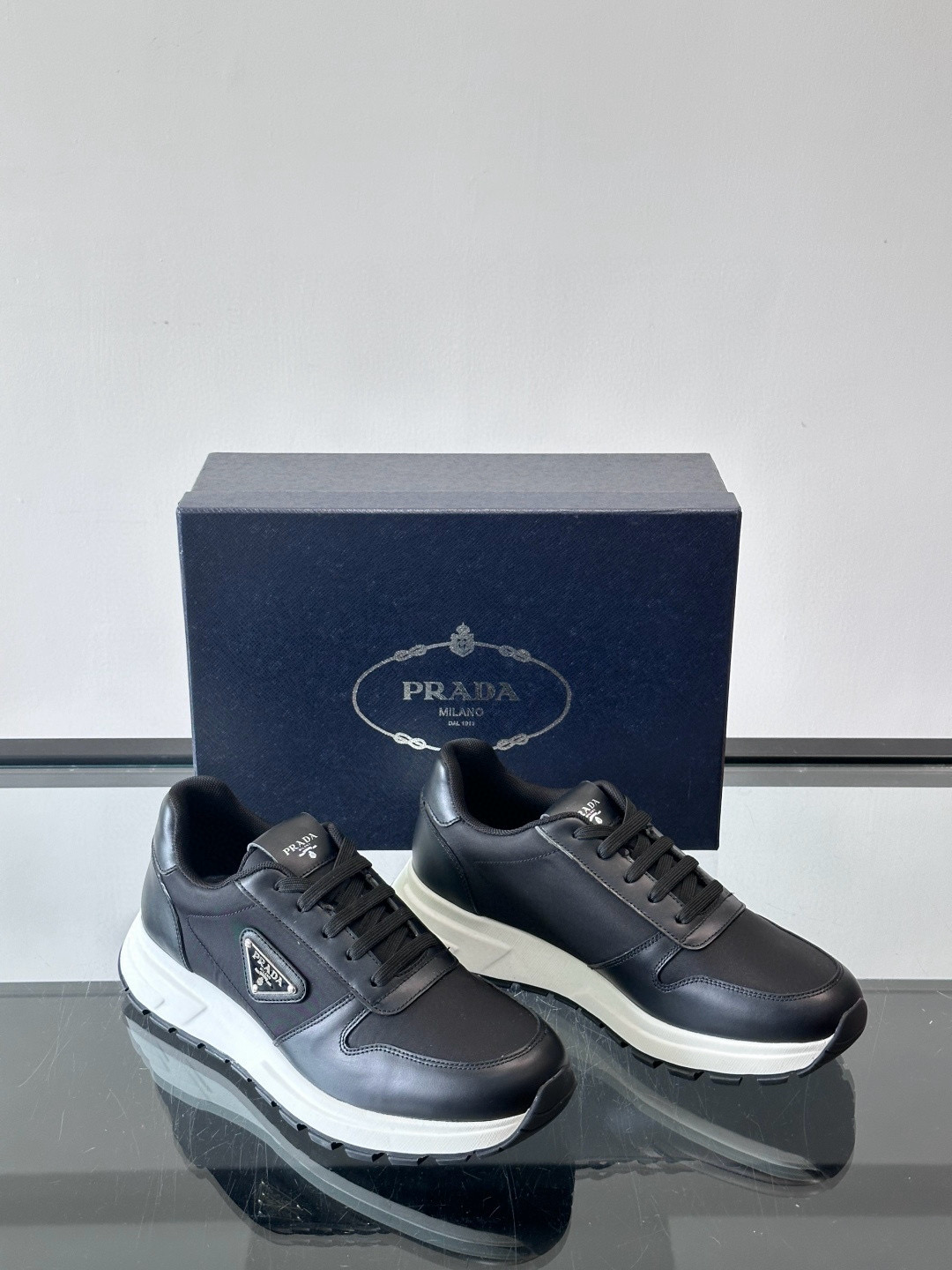 프라다 Prada 스니커즈