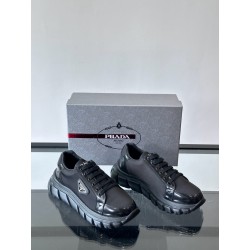 프라다 Prada 스니커즈 Black