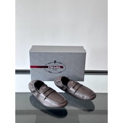 프라다 Prada 로퍼 슈즈
