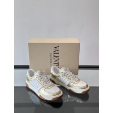 발렌티노 Valentino FW25 스니커즈
