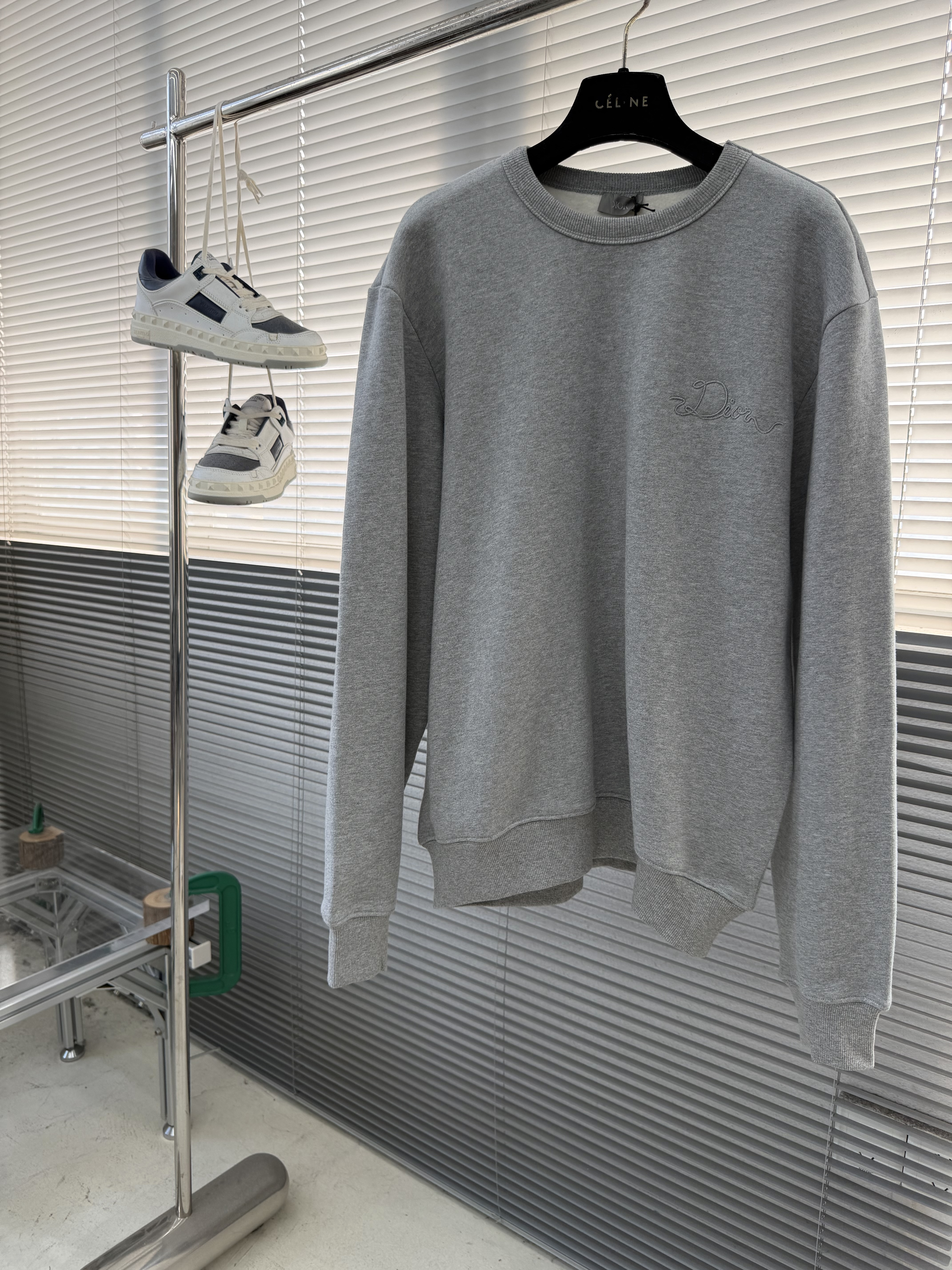 디올 Dior Ribbon 맨투맨